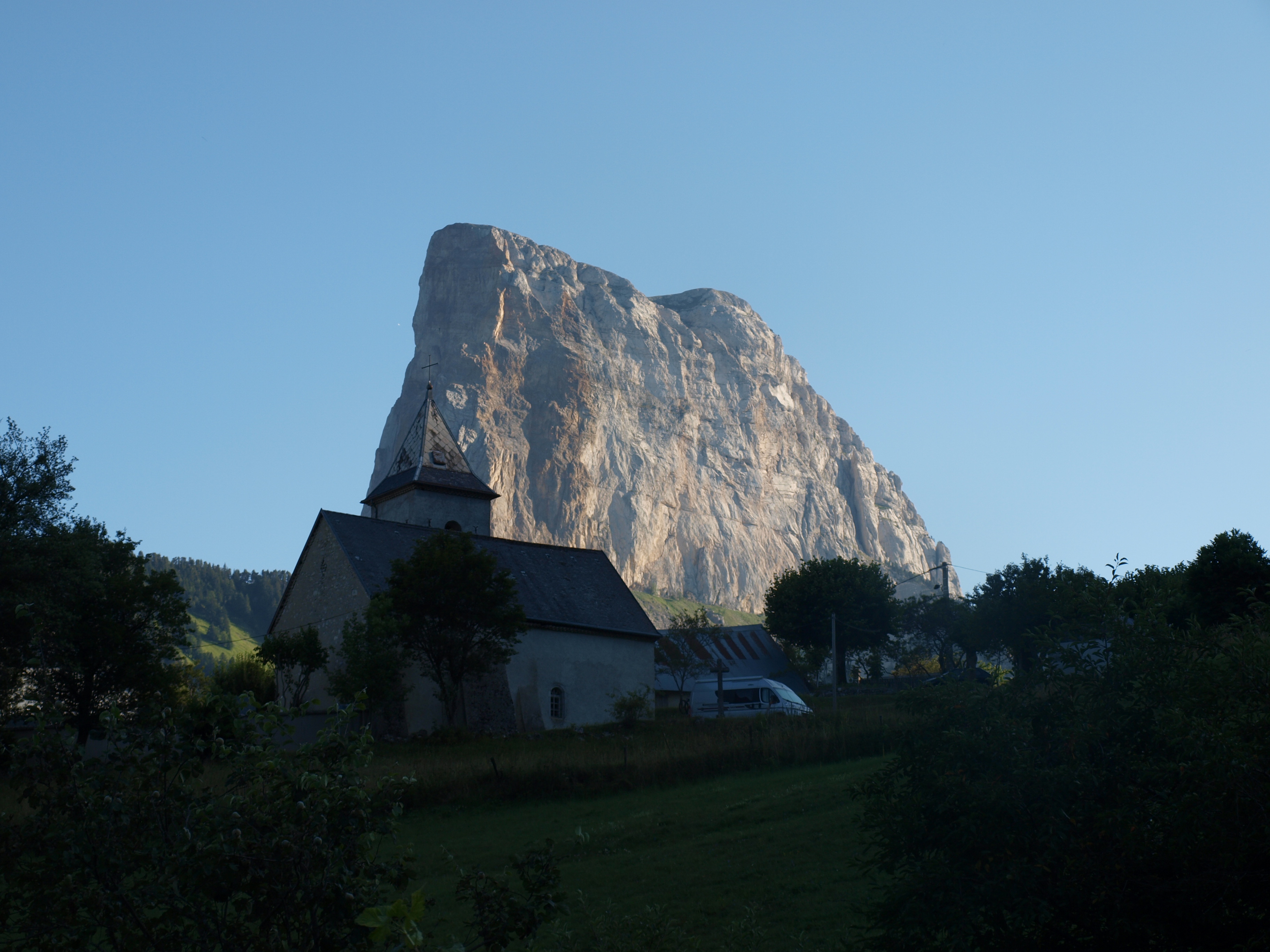 Le Mont Aiguille depuis La Grange aux Loups