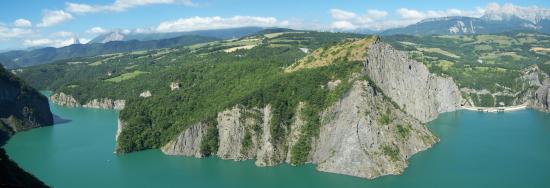 Lac de Monteynard