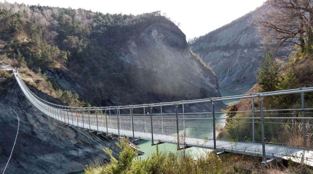 P1200796 passerelle himalayenne de l ebron 2